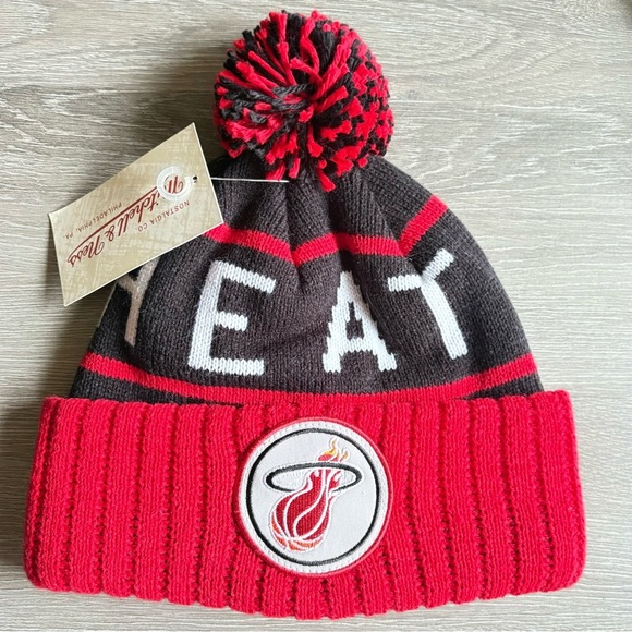 Miami Heat NBA Winter Beanie Hat NWT Mitchell & Ness Unisex - Picture 1 of 3